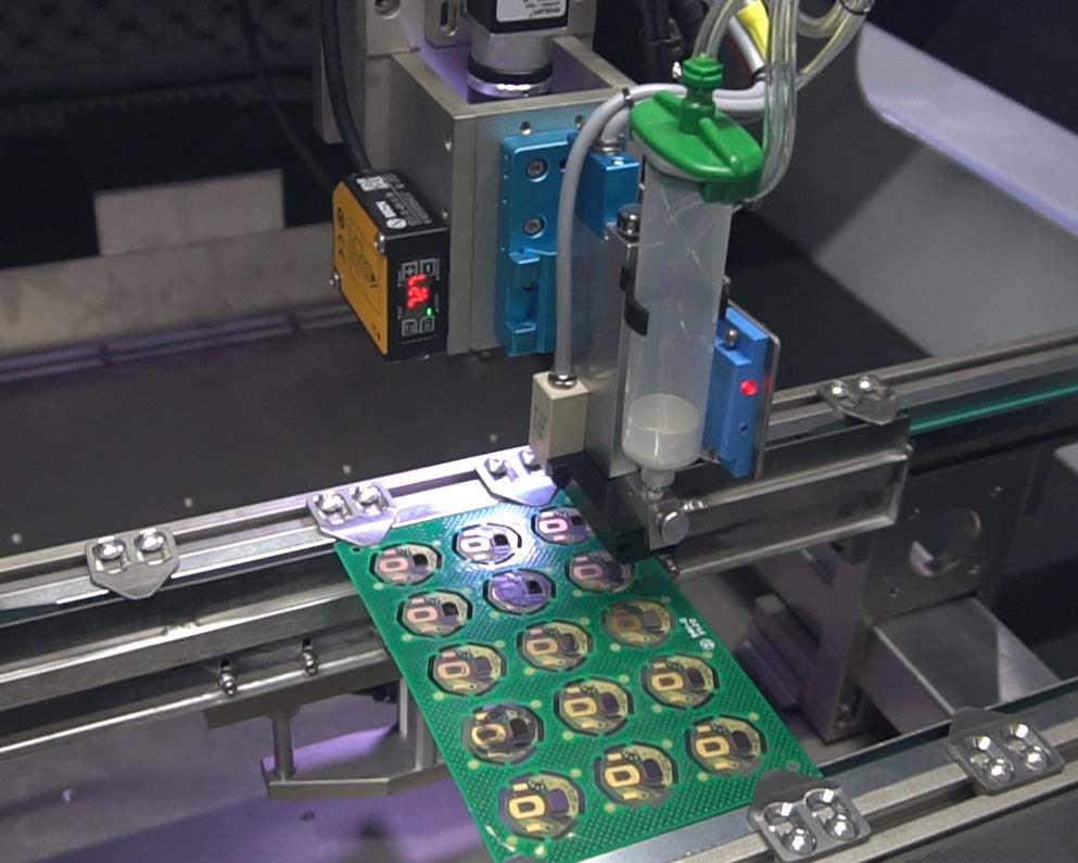 PCB板精密點(diǎn)膠引導(dǎo) PCB板精密點(diǎn)膠引導(dǎo)