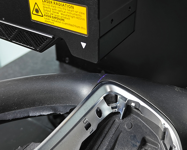 SRI系列3D相機(jī)測(cè)量汽車(chē)方向盤(pán)殼體間縫隙 SRI系列3D相機(jī)測(cè)量汽車(chē)方向盤(pán)殼體間縫隙